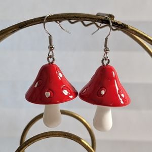 Mushroom earrings 🍄